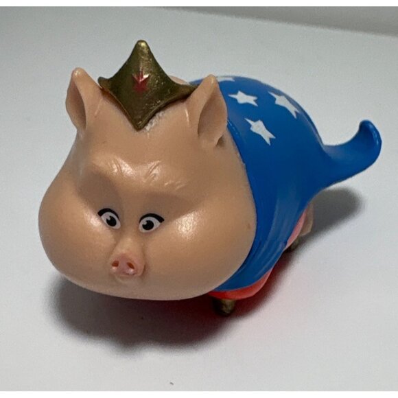 Wonder Woman Super Pets Pig Figurine Collectible Gold Tierra DC & WBEL - Picture 2 of 7